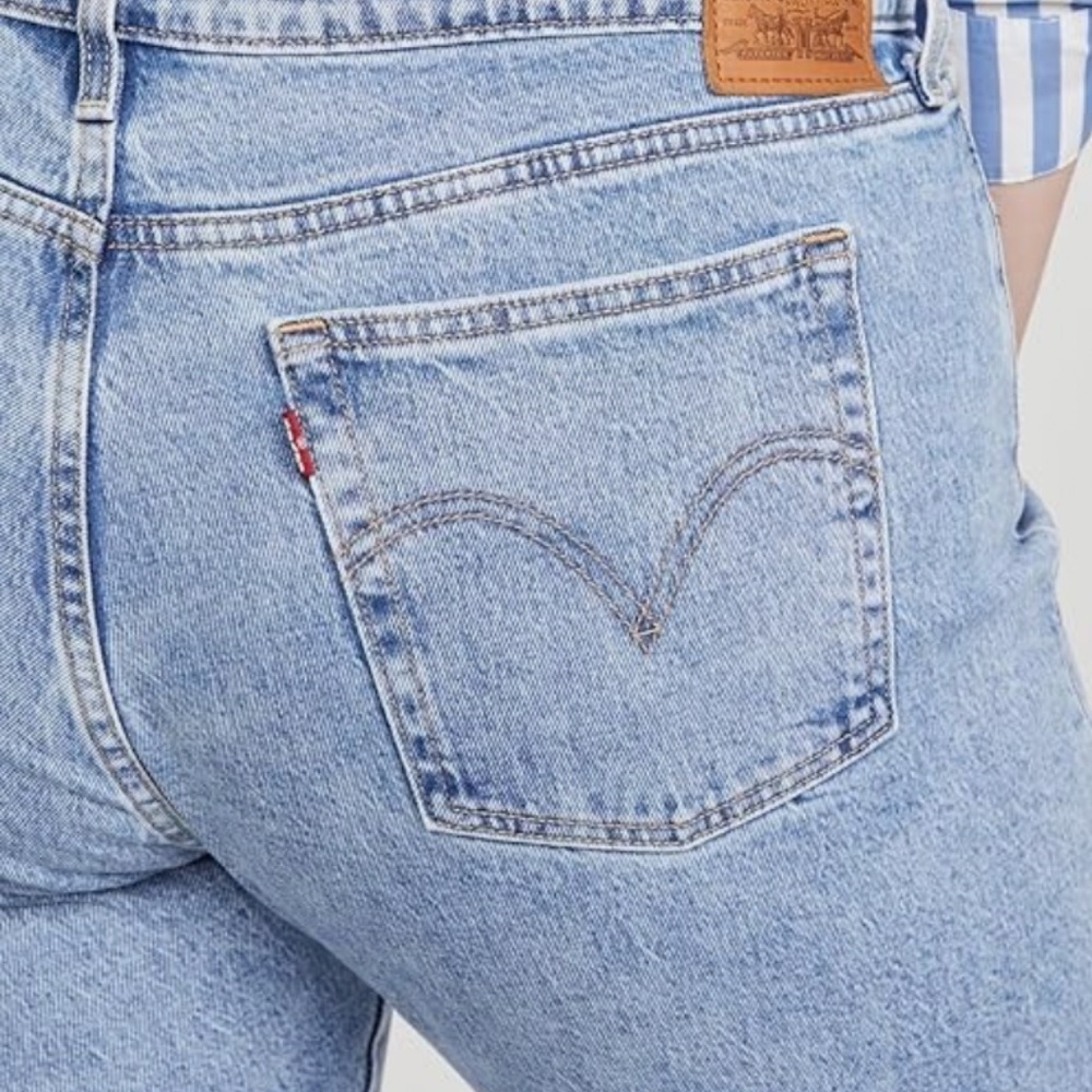 Levi's Women's Premium Wedgie Icon Fit Jeans...27